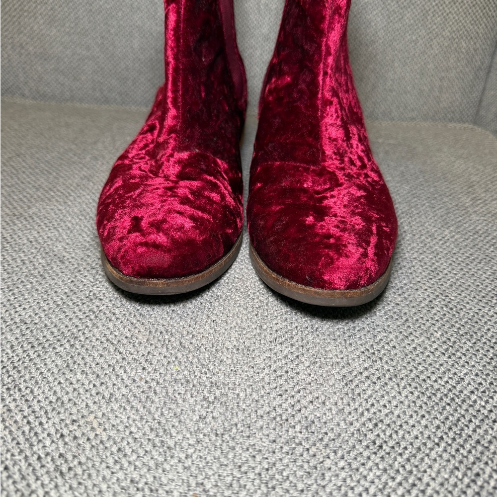 Toms Burgundy Velvet Chelsea Ankle Boots - Picture 4 of 6